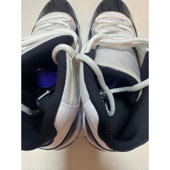 Air Jordan 11 Retro Concord Size 10.5 - Classic Style - Picture 8 of 12